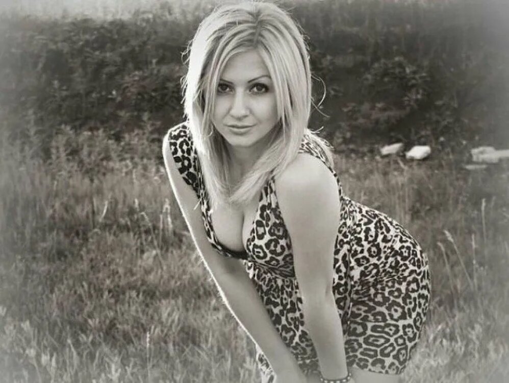 Женщины которые хотят. Частный фотоальбом девушек. Девушки для одной ночи. Женщина 33 года. Озабоченные женщины энгельса.