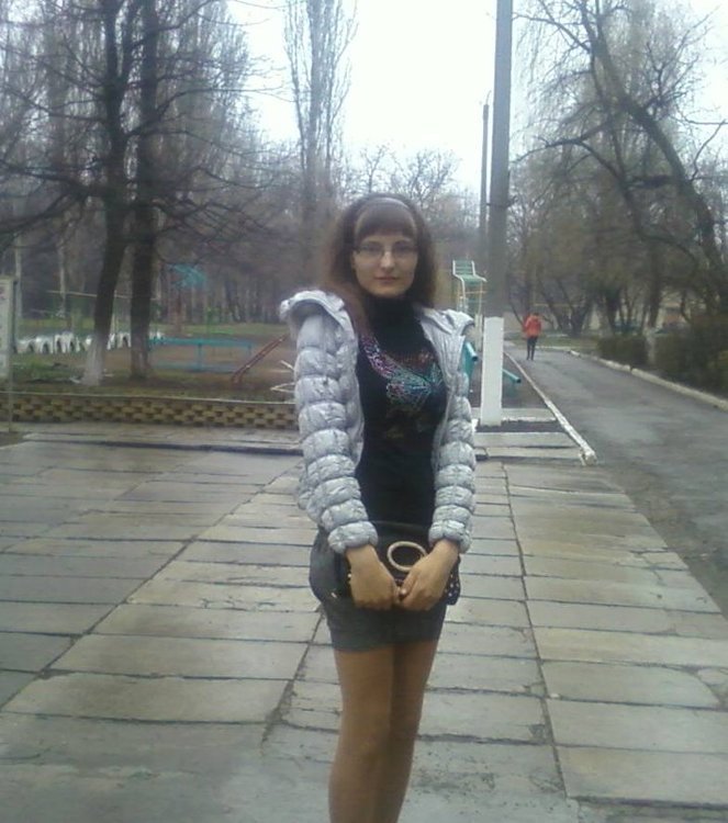 Сайт знакомств красное. Женщины из Луганска. Самые красивые девушки Луганска. Девушка ищет парня Луганск.
