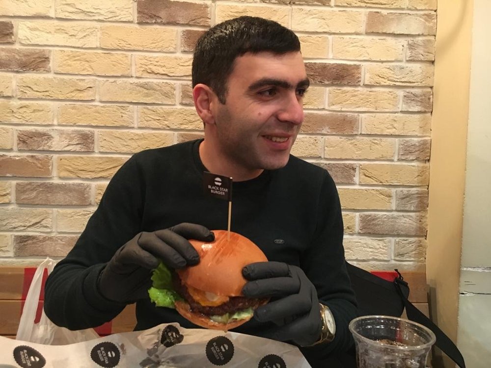 Hayk sargsyan. Айк Саргсян. Айк Саргсян секретный миллионер. Саргсян Айк Новороссийск. Саргсян Айк Тольятти телефон.