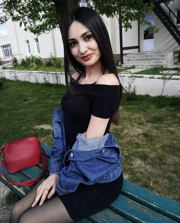 Найти девушку по фото в соц. Грузинские девочки. Красивые армянки из социальных сетей. Красивые молодые грузинки.